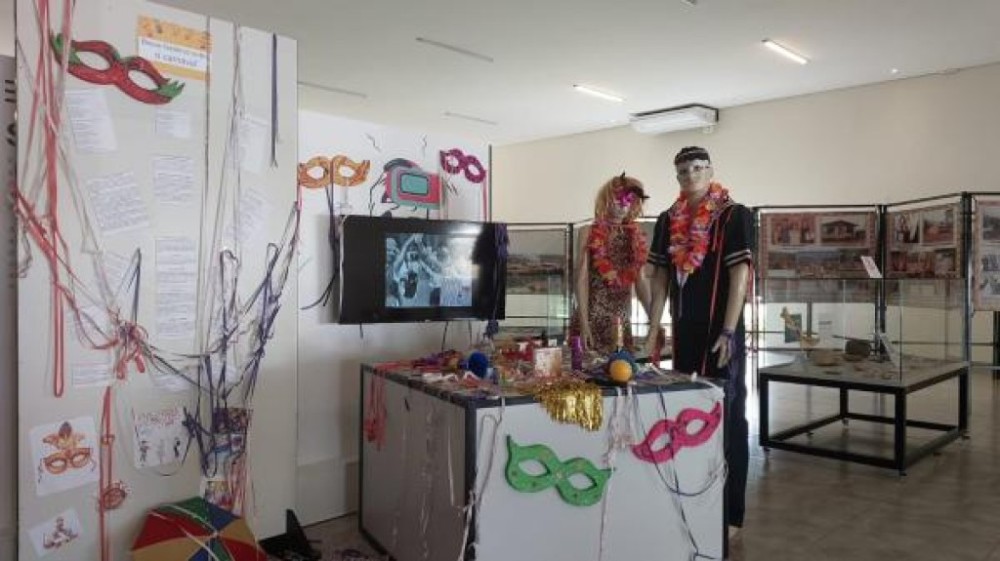 Das marchinhas aos luxuosos desfiles das escolas de samba; exposição mostra evolução do carnaval brasileiro