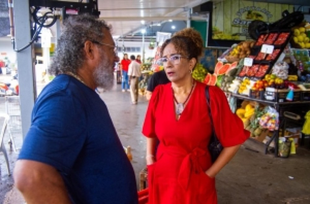 Vereadora Edna Sampaio pede conclusão de reforma do Mercado do Porto