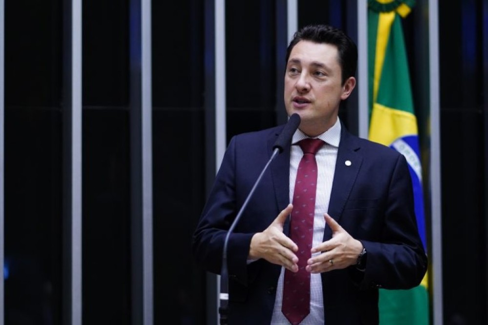 Projeto proíbe exposição de doces e salgadinhos perto de guichês preferenciais de mercados