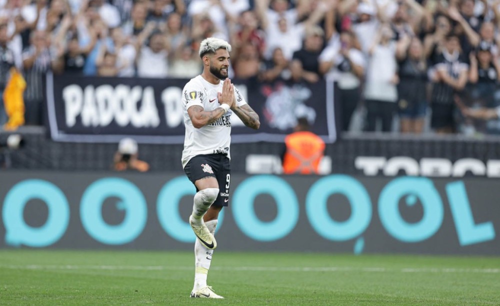Corinthians vence a Portuguesa na estreia do técnico António Oliveira