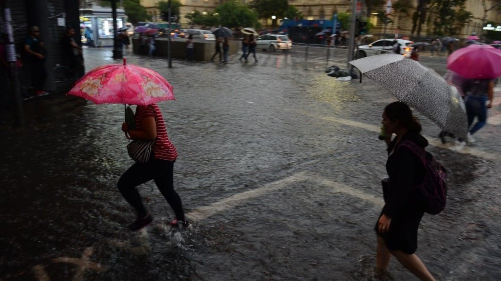 Chuva provoca alagamentos em diversas cidades da Grande SP