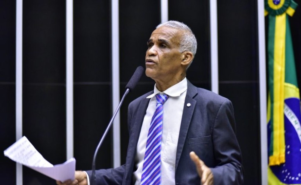 Projeto obriga empresas aéreas a instalar câmeras para monitorar interior das aeronaves