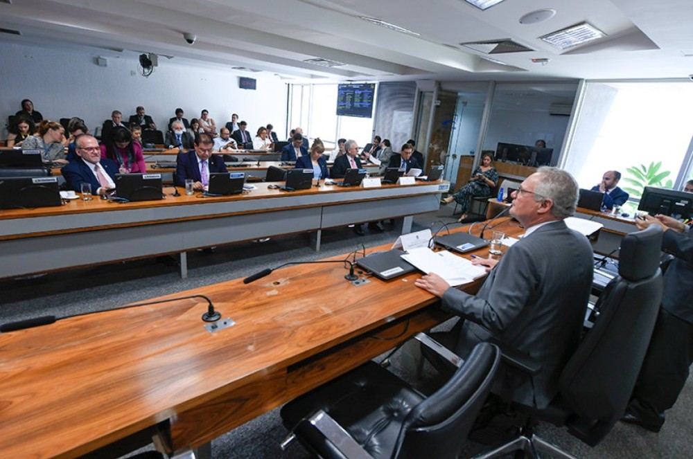 CRE pode liberar voos domésticos para empresas estrangeiras