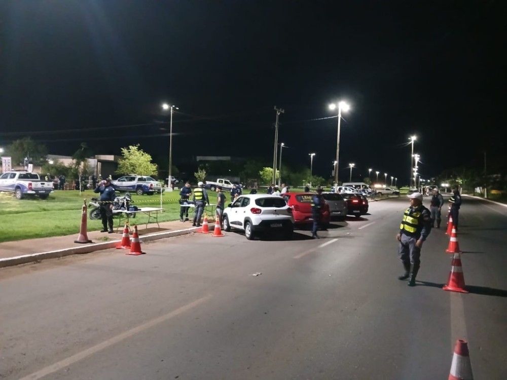 Fiscalização prende sete motoristas alcoolizados e remove 53 veículos em Várzea Grande