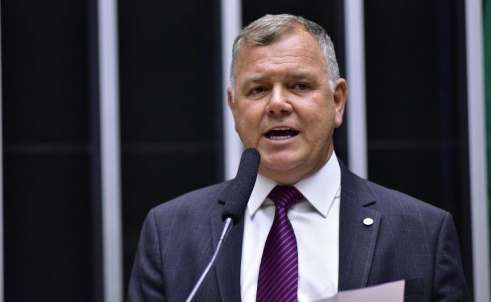 Projeto torna obrigatória a oferta de educação profissional técnica