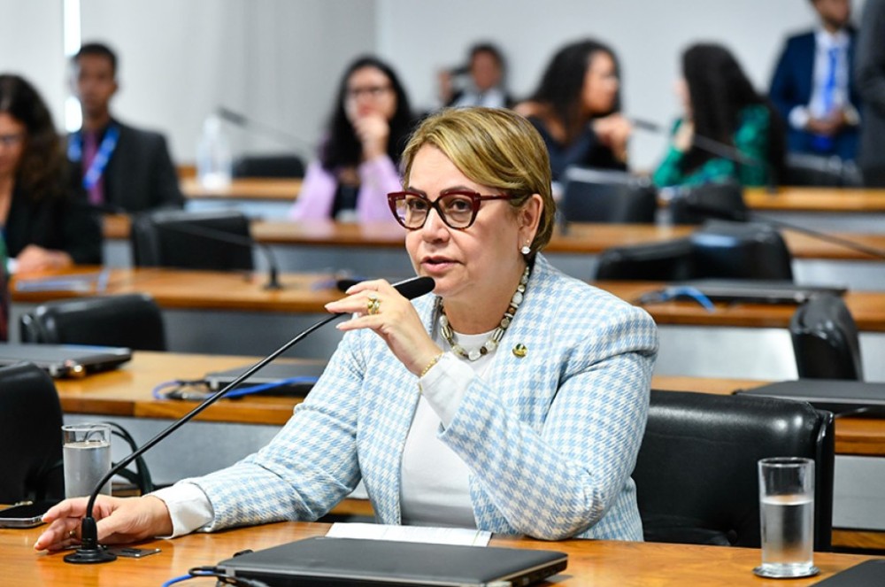 Comissão aprova medidas que protegem crianças de afogamento em piscinas