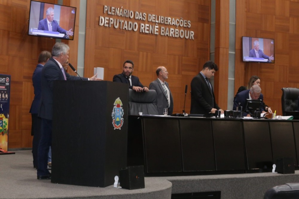 Pedido de vista durante parecer da CCJR adia votação da mensagem que altera política da pesca