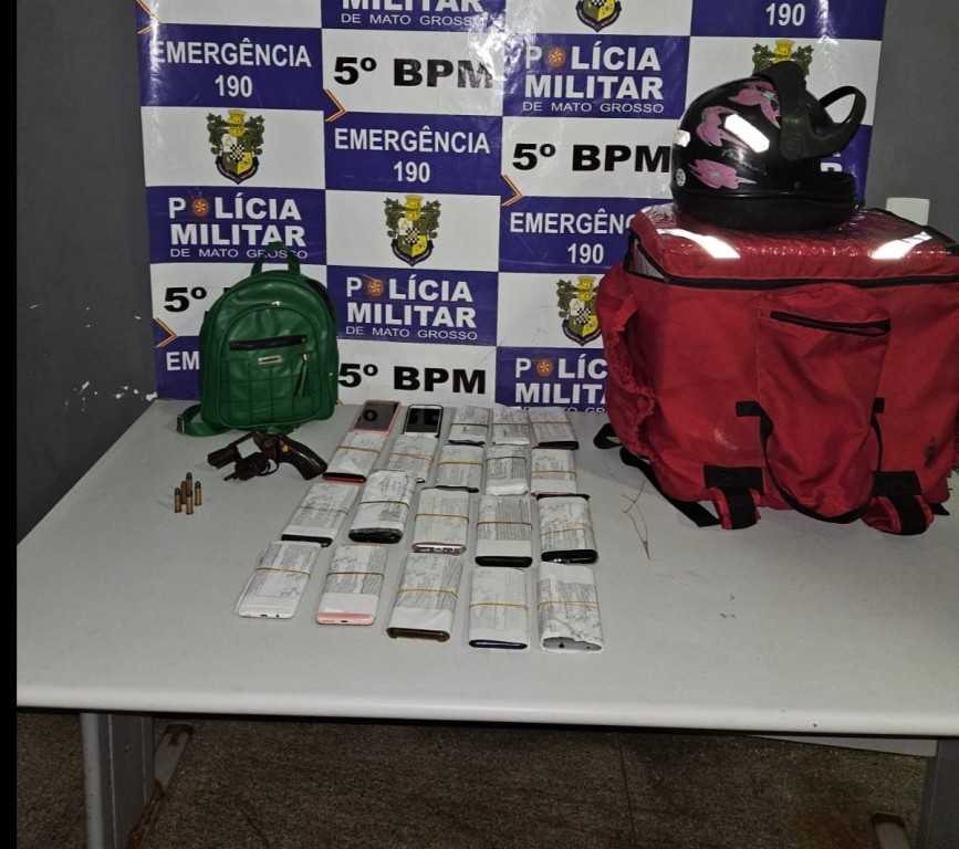 Polícia Militar frustra tentativa de roubo, recupera 20 aparelhos celulares e apreende arma de fogo