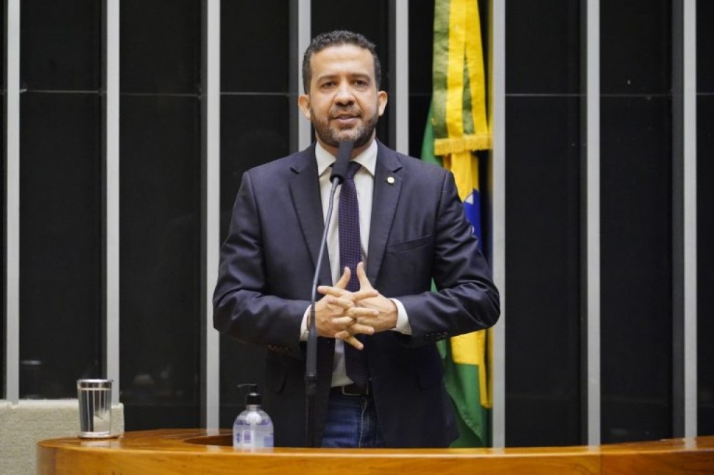Projeto define regras para combater propaganda enganosa na internet
