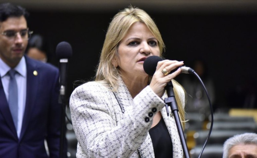 Projeto obriga contrato físico e assinatura para conceder empréstimo consignado a pessoa idosa