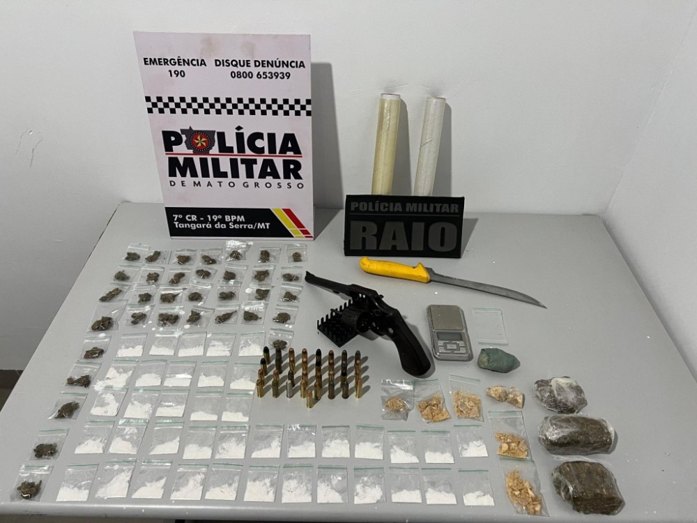 PM apreende 86 porções de drogas, 33 munições, arma e prende suspeito por tráfico e porte ilegal
