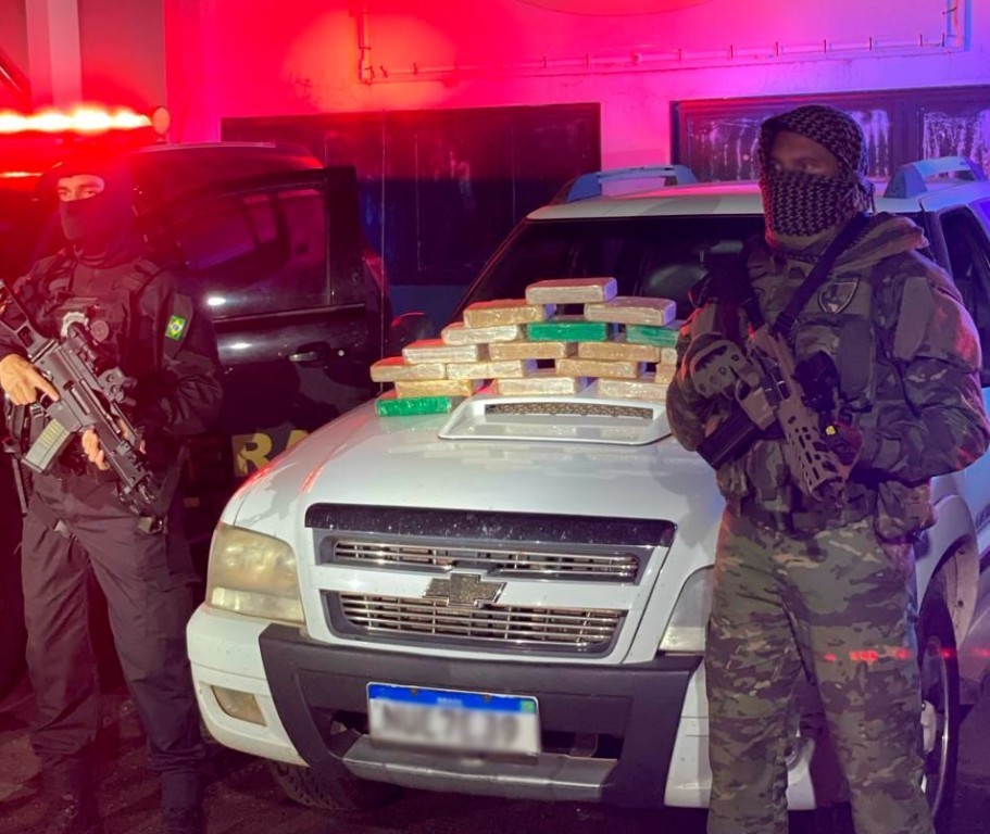 Gefron localiza 20 tabletes de pasta base de cocaína e prende homem por tráfico de drogas