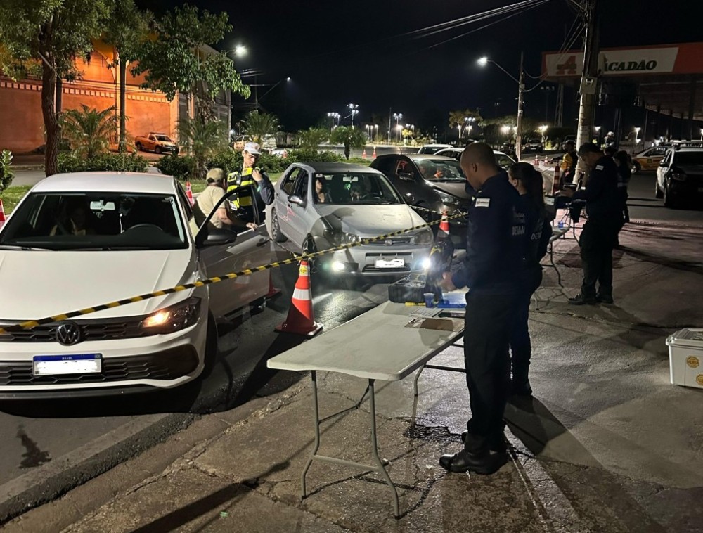 Operação prende 17 condutores alcoolizados na madrugada deste domingo (25)