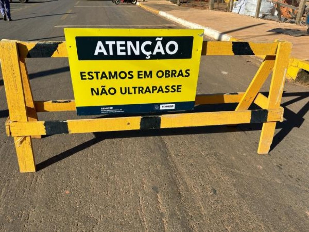 Rua Iguaçu está parcialmente interditada para obra de drenagem