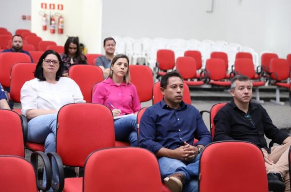 Prefeitura cumpre todos os limites legais e faz além em Saúde e Educação