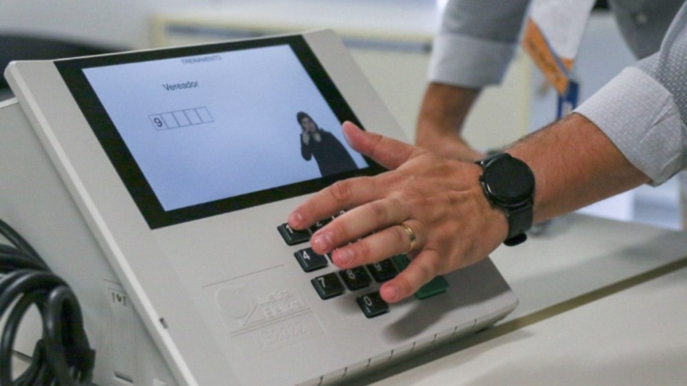 TSE vota amanhã regra para uso de inteligência artificial nas eleições