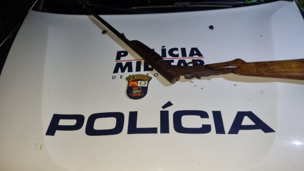 Homem é preso pela Polícia Militar por ameaça e porte ilegal de arma