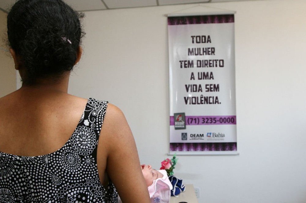 Pesquisa sobre violência contra a mulher é tema de debate na quarta