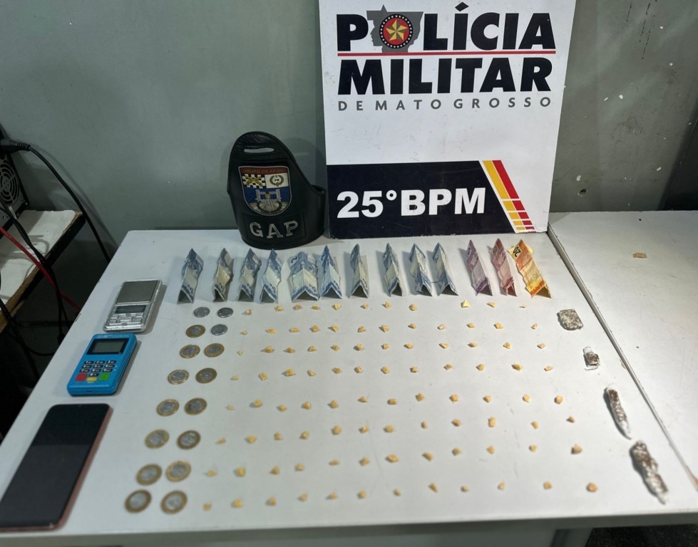 Mulher é presa em flagrante com cem porções de drogas em Várzea Grande